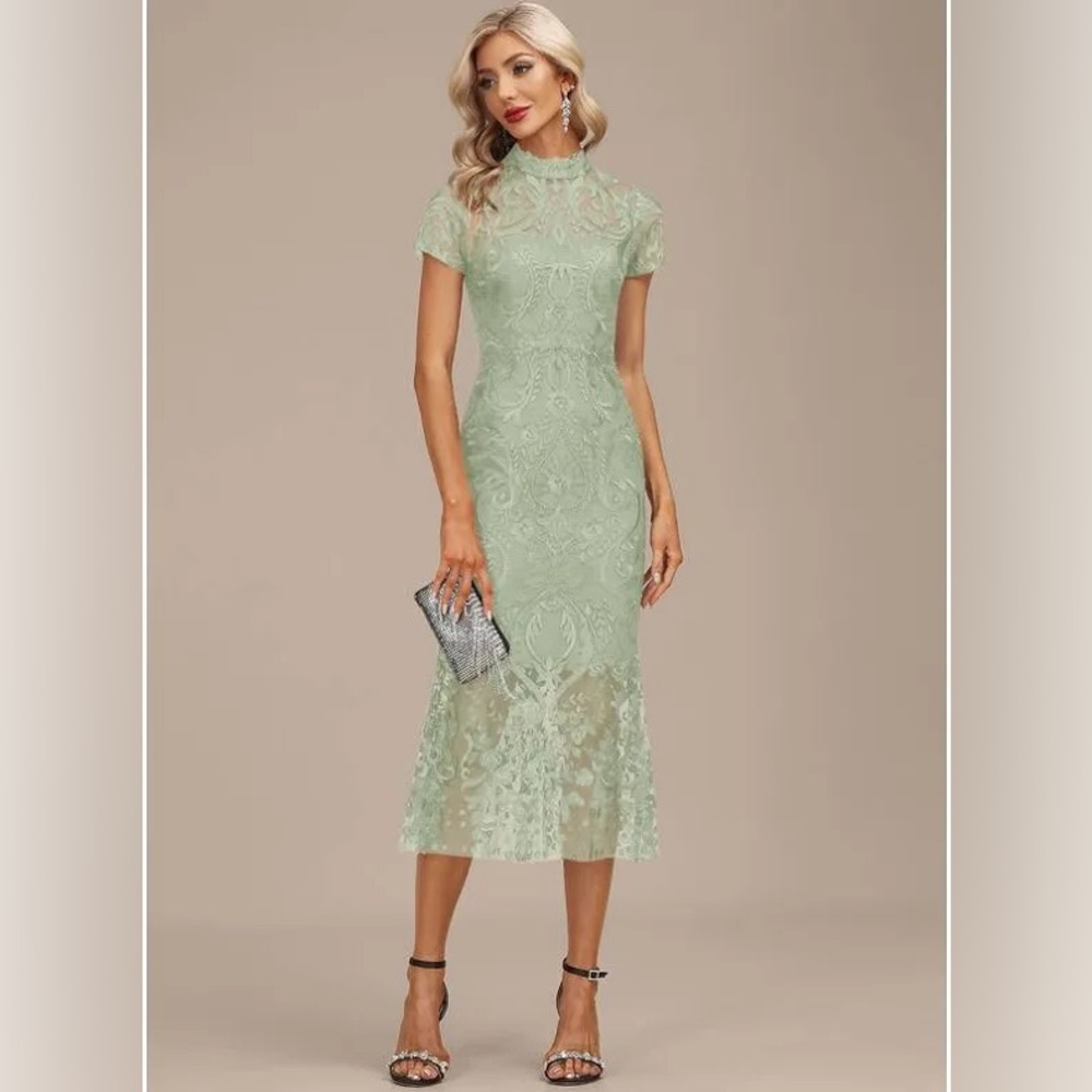 Elegant Lace Midi Dress in Mint Green